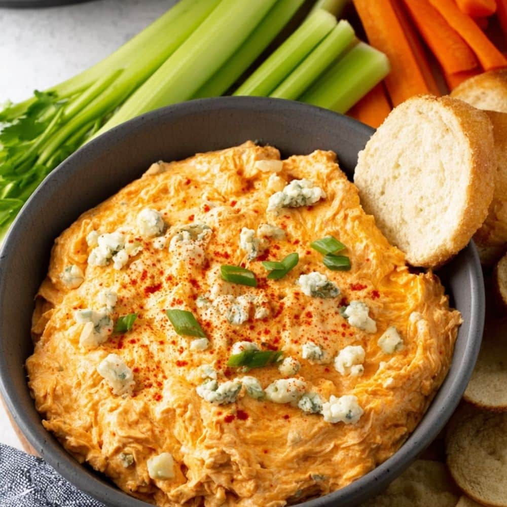 Creamy and Simple Buffalo Chicken Dip 1 simple buffalo chicken dip