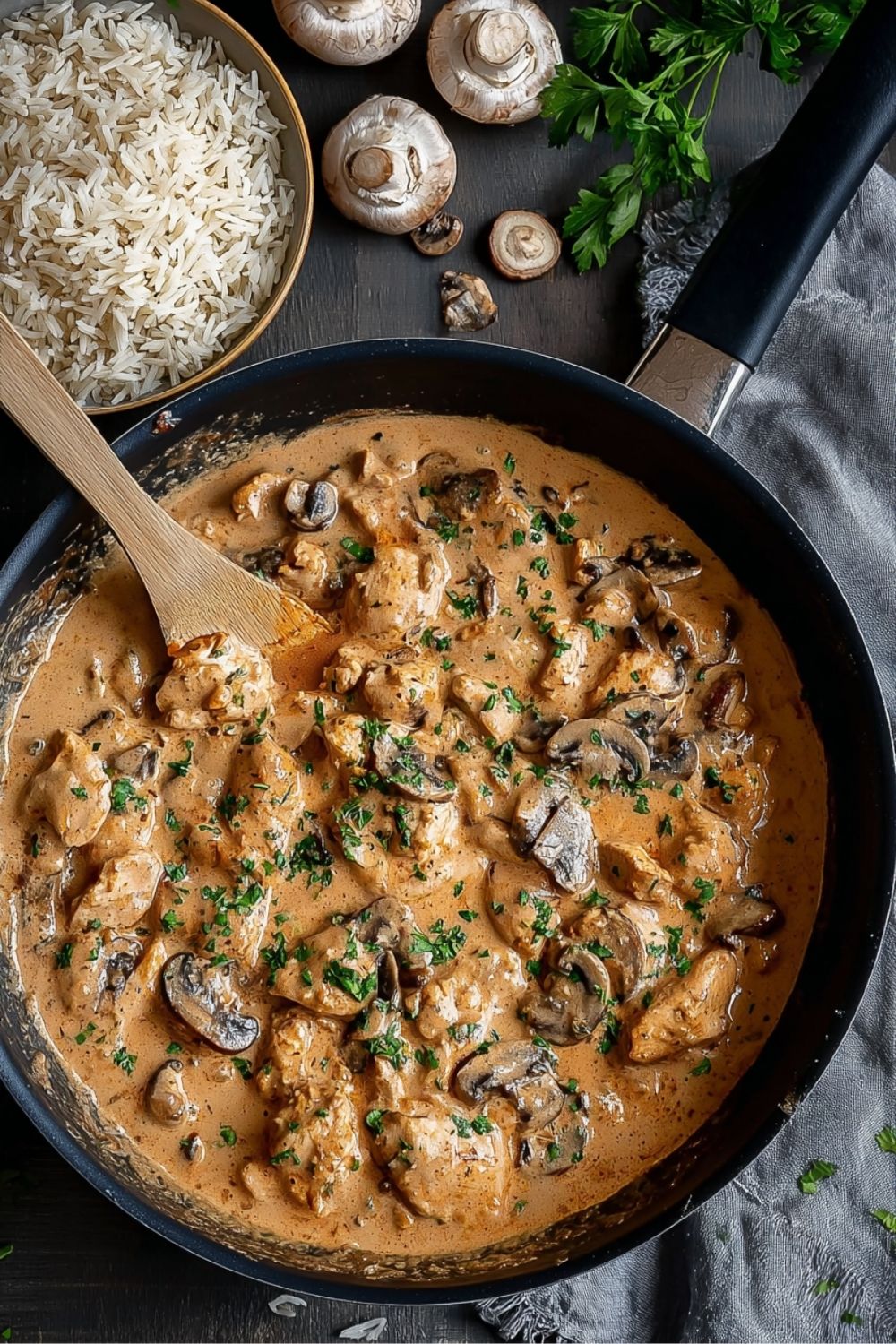 Easy Slow Cooker Chicken and Mushroom Stroganoff
